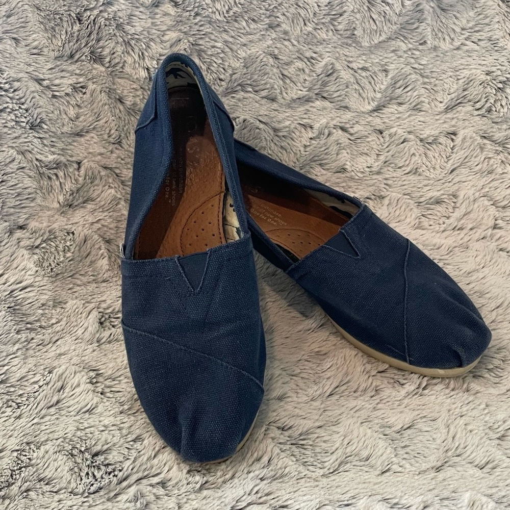 Navy Blue Toms